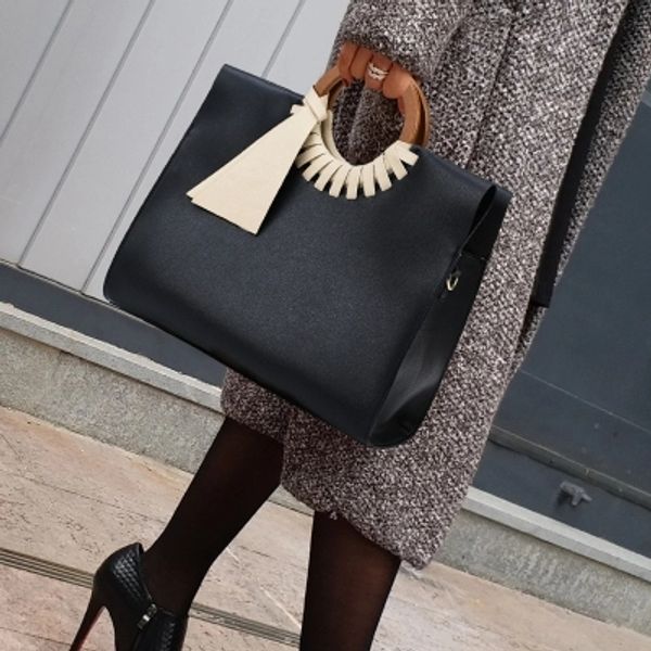 classic women black handbag vintage big large shoulder crossbody bags for women fashion bamboo ladies shopping bag bolsos mujer
classic women black handbag vintage big large shoulder crossbody bags for women fashion bamboo ladies shopping bag bolsos mujer