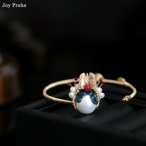 vintage chinese style pearl bracelet / design peking opera mask / wholesale dropshipping, Golden;silver
vintage chinese style pearl bracelet / design peking opera mask / wholesale dropshipping, Golden;silver