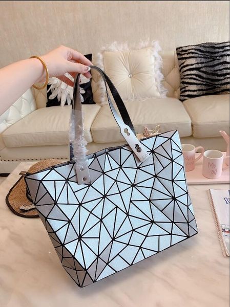 поставка приграничное японского miyake одного плеча дамы сумку геометрический ромбической лазерный блестящий складной мешок ok ok
поставка приграничное японского miyake одного плеча дамы сумку геометрический ромбической лазерный блестящий складной мешок ok ok