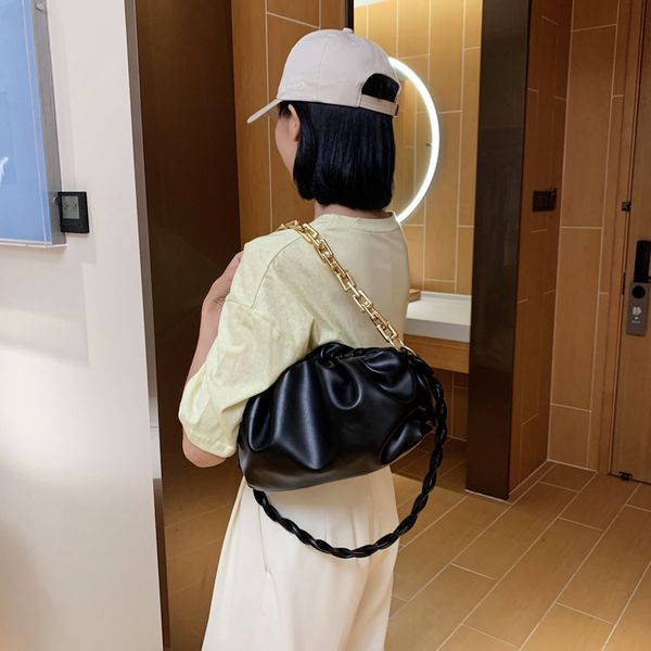 2020 summer solid pu leather women's chain shoulder messenger bag simple crossbody bags for women purses and handbags
2020 summer solid pu leather women's chain shoulder messenger bag simple crossbody bags for women purses and handbags