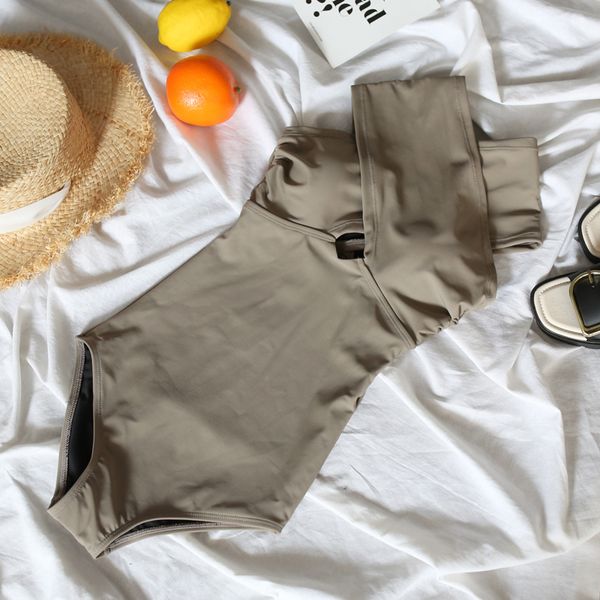 new young girl lovely cross strap swimwear retro one piece swimsuit beach chest pad high waist women bathing suit, White;black 
new young girl lovely cross strap swimwear retro one piece swimsuit beach chest pad high waist women bathing suit, White;black