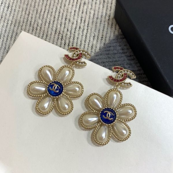 Women 039 earring ro e white dai y flower ear earring ladie fa hion jewelry gift
Women 039 earring ro e white dai y flower ear earring ladie fa hion jewelry gift