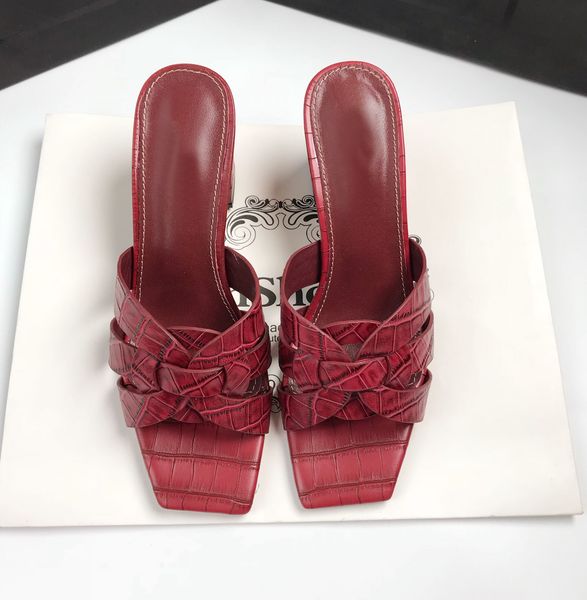 2020 new brand women slippers genuine leather designer shoes woman sandals slides heels sandalias female lady summer tribute shoes, Black
2020 new brand women slippers genuine leather designer shoes woman sandals slides heels sandalias female lady summer tribute shoes, Black
