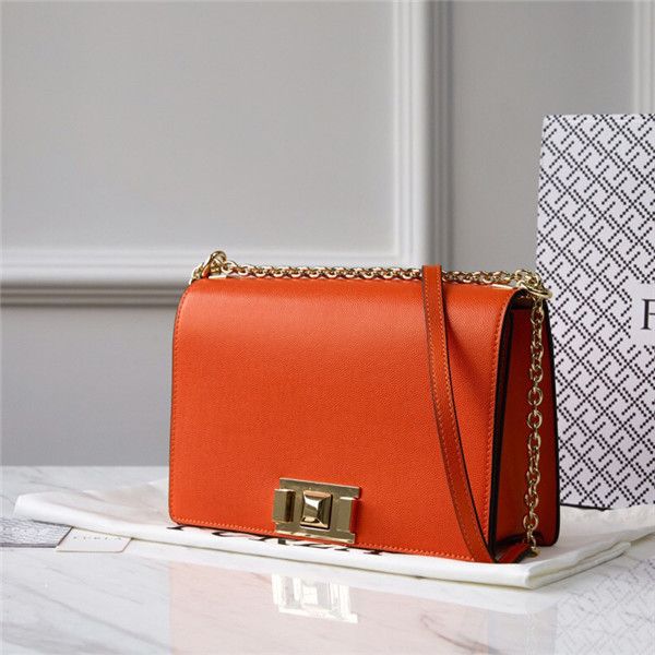 2020 fashion new ladies messenger bag leather joker classic shoulder bag solid color flip chain small square bag
2020 fashion new ladies messenger bag leather joker classic shoulder bag solid color flip chain small square bag