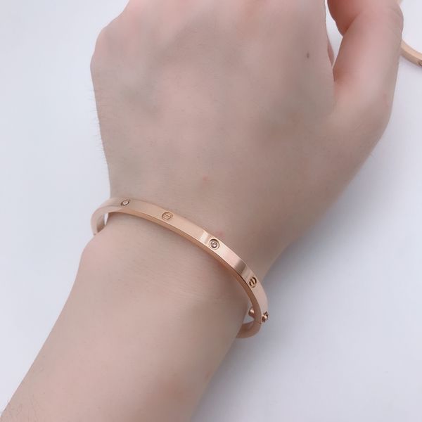 rose gold 316l titanium steel screw bangle with screwdriver and box men and women, Black
rose gold 316l titanium steel screw bangle with screwdriver and box men and women, Black