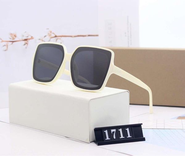 2020 womens sunglasses summer sunglasses for woman uv400 3 model 1711 colors highly qualitydr35623, White;black 
2020 womens sunglasses summer sunglasses for woman uv400 3 model 1711 colors highly qualitydr35623, White;black