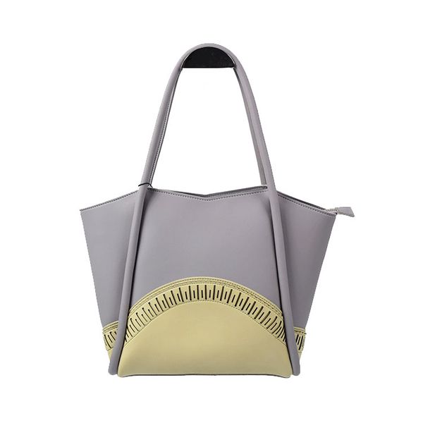 oem service fashion high-capacity leather tote handbag manufacturers china women handbag
oem service fashion high-capacity leather tote handbag manufacturers china women handbag