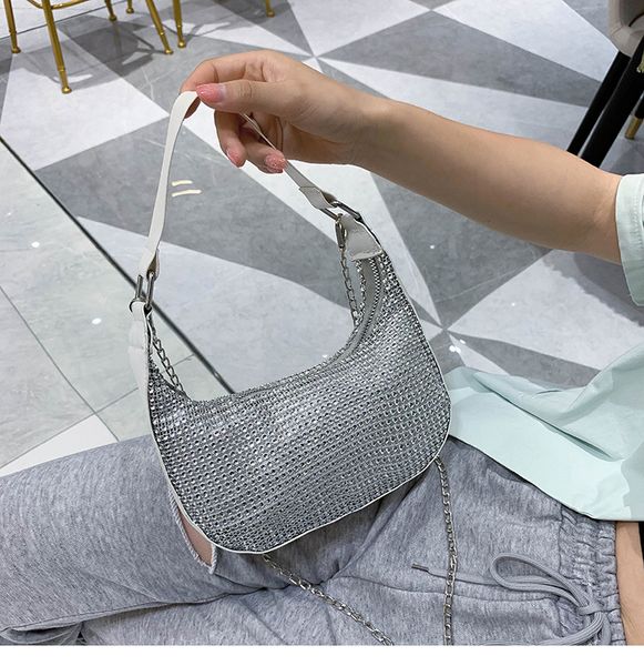 сумка иностранных женщин сумка 2020 лето новая волна моды яркий алмаз crossbody wild ins chain
сумка иностранных женщин сумка 2020 лето новая волна моды яркий алмаз crossbody wild ins chain