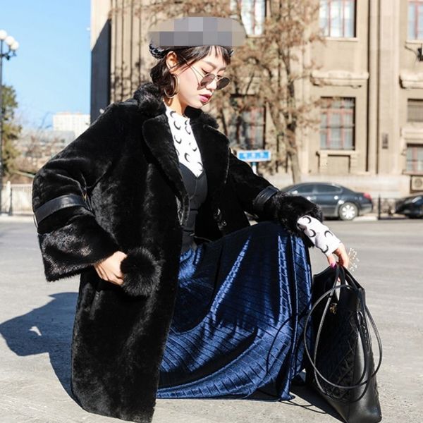 women's fur & faux luxury goods: stick collar, street, warm and elegant coat in winter, brand relaxation, real fur, black office,
women's fur & faux luxury goods: stick collar, street, warm and elegant coat in winter, brand relaxation, real fur, black office,
