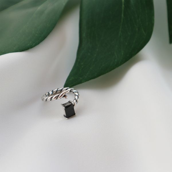 korean version of chaofu cat s925 sterling silver vintage chain square agate twisted open ring, Golden;silver
korean version of chaofu cat s925 sterling silver vintage chain square agate twisted open ring, Golden;silver