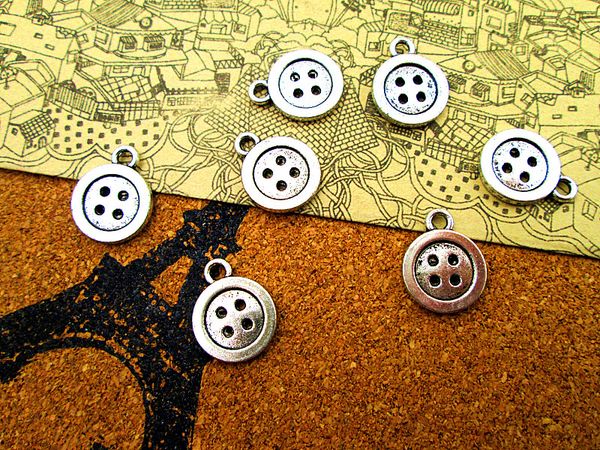 90pcs--button charms , antique tibetan silver 2 sided button charms pendant 16x13mm, Bronze;silver
90pcs--button charms , antique tibetan silver 2 sided button charms pendant 16x13mm, Bronze;silver