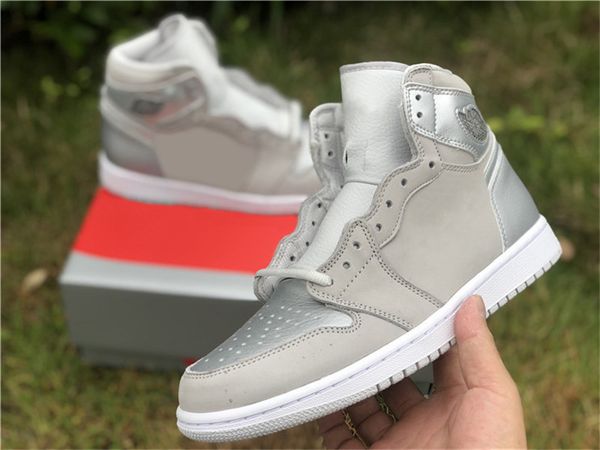 2020 authentic 1 high og japan 2001 2020 co.jp man basketball shoes neutral grey white metallic silver sports with original box
2020 authentic 1 high og japan 2001 2020 co.jp man basketball shoes neutral grey white metallic silver sports with original box