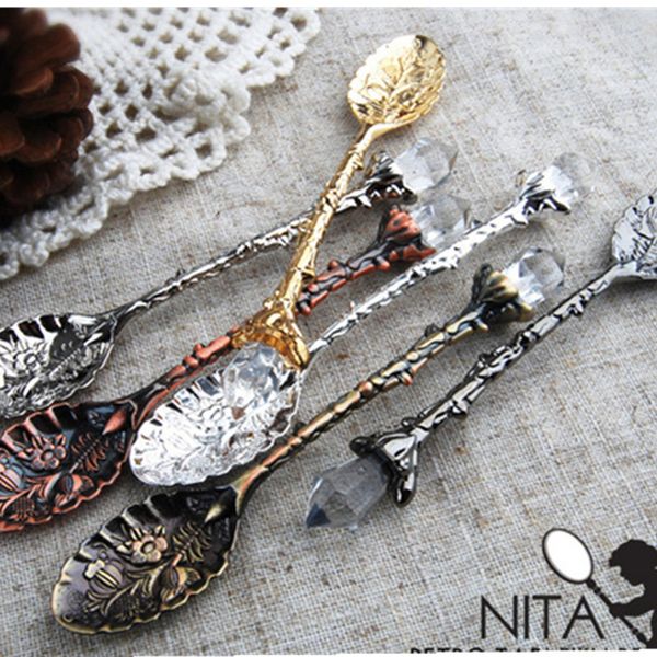 новый дизайн 11см vintage royal style metal резного кофейный форкс с кристаллической head кухня фрукты prikkers десерт-мороженого scoop
новый дизайн 11см vintage royal style metal резного кофейный форкс с кристаллической head кухня фрукты prikkers десерт-мороженого scoop