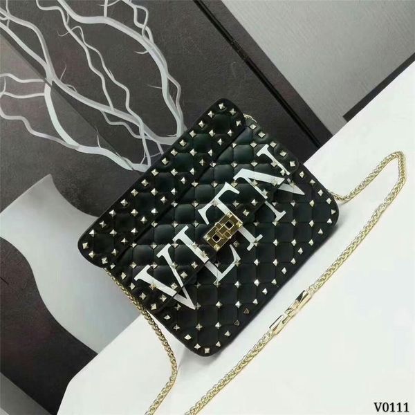 De igner ladie me enger bag famou de igner cla ic leather fa hion tyle ladie rivet houlder bag fa hion wallet
De igner ladie me enger bag famou de igner cla ic leather fa hion tyle ladie rivet houlder bag fa hion wallet