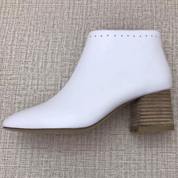 new 2019 winter first layer cowhide ankle boots side zipper and nude boots superior leather boots for women, Black
new 2019 winter first layer cowhide ankle boots side zipper and nude boots superior leather boots for women, Black