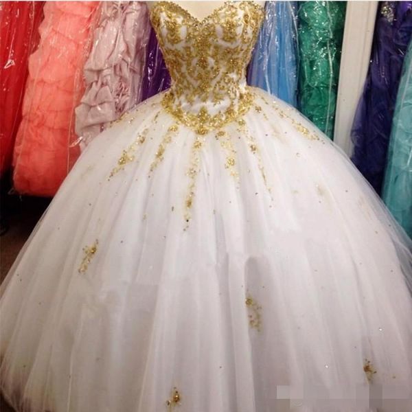 2019 white quinceanera dresses with gold lace applique beaded crystal sweetheart neckline prom ball gown birthday party vestidos de 15, Blue;red
2019 white quinceanera dresses with gold lace applique beaded crystal sweetheart neckline prom ball gown birthday party vestidos de 15, Blue;red