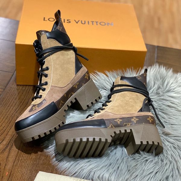 new high-end brand ladies boots leather flat womens sandals casual shoes basketball air with original box -c2, Black
new high-end brand ladies boots leather flat womens sandals casual shoes basketball air with original box -c2, Black