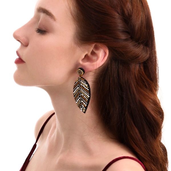 new statement original shine crystal claw drill rhinestone beads earring color protection handmade fashion women jewelry gift with box, Silver
new statement original shine crystal claw drill rhinestone beads earring color protection handmade fashion women jewelry gift with box, Silver