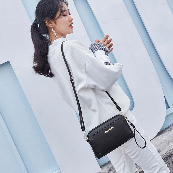 women's handbag 2019 winter new middle-aged ladies bag casual shoulder messenger bag wholesale
women's handbag 2019 winter new middle-aged ladies bag casual shoulder messenger bag wholesale