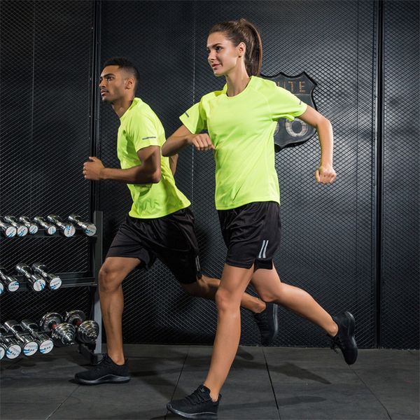 sportswear set men running sport tracksuit fitness men women reflective t shirt shorts gym run jogging quick dry clothes, Black;blue
sportswear set men running sport tracksuit fitness men women reflective t shirt shorts gym run jogging quick dry clothes, Black;blue