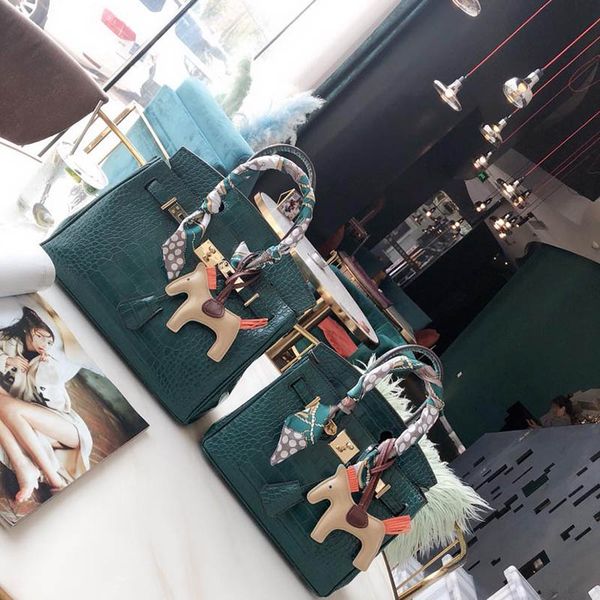 дизайнер сумок аллигатор шаблон harmz сумки 25см 30см моды тотализаторов дизайнер сумки женские кошельки женщин тотализаторов b k кошелек су
дизайнер сумок аллигатор шаблон harmz сумки 25см 30см моды тотализаторов дизайнер сумки женские кошельки женщин тотализаторов b k кошелек су