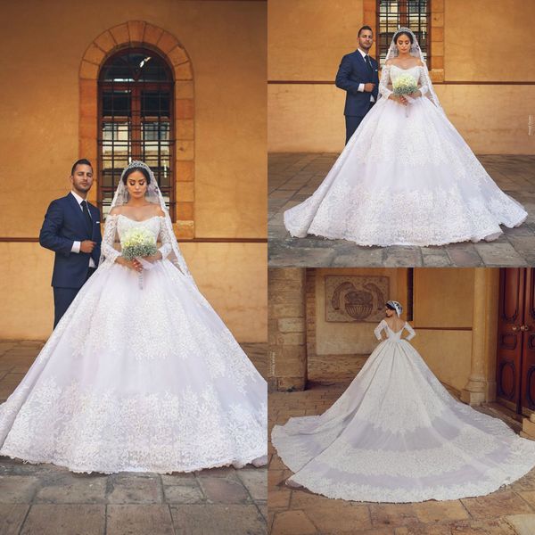 chic dubai a line wedding dresses off shoulder lace long sleeve backless bridal gowns plus size court train beach robe de mariée, White
chic dubai a line wedding dresses off shoulder lace long sleeve backless bridal gowns plus size court train beach robe de mariée, White