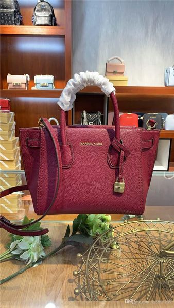 2020 new printed shoulder bag leather leather fashion casual backpack schoolbag handbag messenger bag899
2020 new printed shoulder bag leather leather fashion casual backpack schoolbag handbag messenger bag899