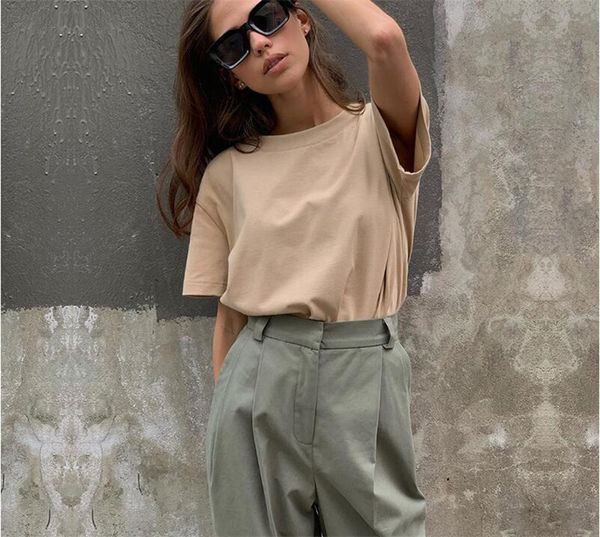 основные cotton t shirt женщина лето новая крупногабаритные твердые тройники 7 цвет повседневные сыпучие тенниски корейского o шеи женские т, White
основные cotton t shirt женщина лето новая крупногабаритные твердые тройники 7 цвет повседневные сыпучие тенниски корейского o шеи женские т, White