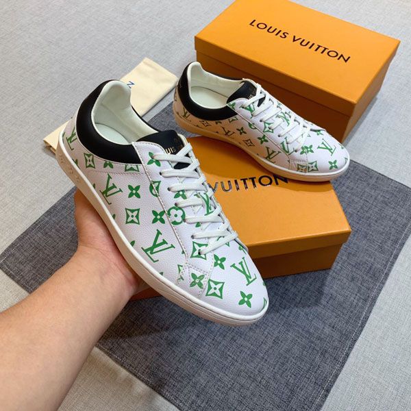 2020 luxury men's fashion leather luxury shoes leather sports shoes flat casual shoes size 38-45, Black
2020 luxury men's fashion leather luxury shoes leather sports shoes flat casual shoes size 38-45, Black