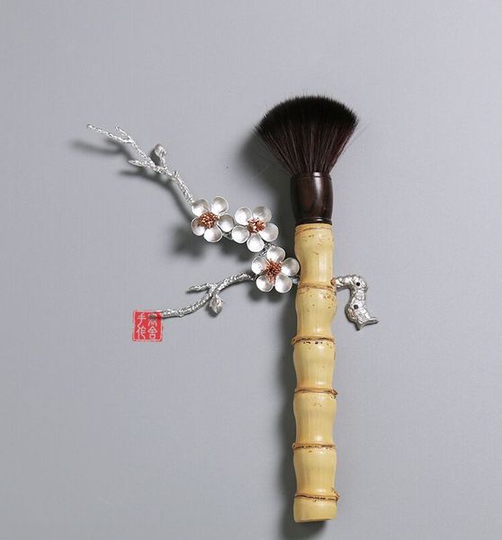 1pc handmade чистое олово сливы чай животное поместить личности кунг-фу чай аксессуары олова ремесленных 
1pc handmade чистое олово сливы чай животное поместить личности кунг-фу чай аксессуары олова ремесленных