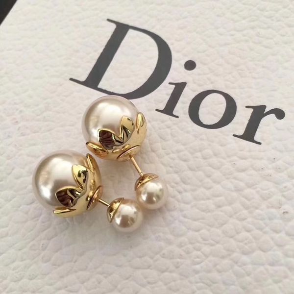 new arrival designer jewelry classic earrings round pearl earring ear stud brass material for women lady girl lady with box, White
new arrival designer jewelry classic earrings round pearl earring ear stud brass material for women lady girl lady with box, White