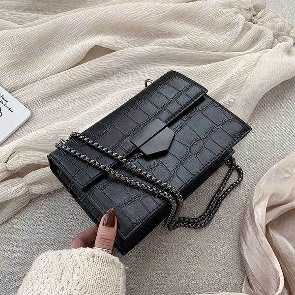 заклепки кожа pu crossbody сумка для женщин 2020 малой цепи плеча сумки женщина путешествие сумки
заклепки кожа pu crossbody сумка для женщин 2020 малой цепи плеча сумки женщина путешествие сумки