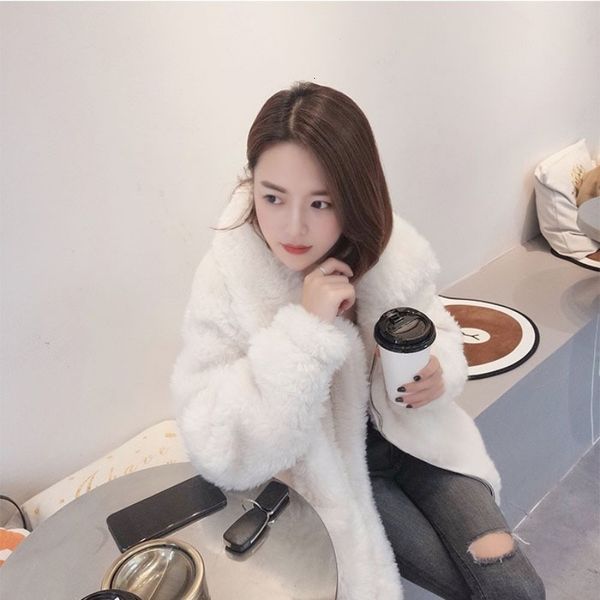 2020 new winter womens thick warm fur coat fashion solid lapel collar jacket female korean long sleeve pocket zipper outerwear, Black
2020 new winter womens thick warm fur coat fashion solid lapel collar jacket female korean long sleeve pocket zipper outerwear, Black
