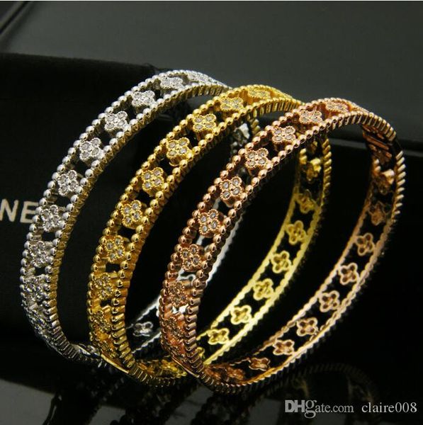 openwork small flower diamond round beaded copper micro-inlaid three-color bracelet, Black
openwork small flower diamond round beaded copper micro-inlaid three-color bracelet, Black