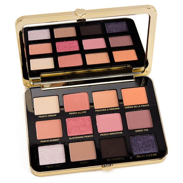 white peach multi-dimensional eyeshadow palette infused with peach and sweet fig milk. 15 g / 0.48 oz
white peach multi-dimensional eyeshadow palette infused with peach and sweet fig milk. 15 g / 0.48 oz