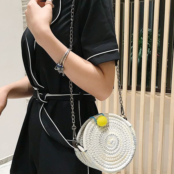 fashion 2019 casual summer woman new woven shoulder portable messenger small round bag small square travel shoulder cross bag
fashion 2019 casual summer woman new woven shoulder portable messenger small round bag small square travel shoulder cross bag