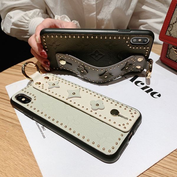 pop in europe and america wrist strap soft tpu case for iphone 7 8 6s plus for iphone 11 pro x xs max xr vintage flower pattern holder case
pop in europe and america wrist strap soft tpu case for iphone 7 8 6s plus for iphone 11 pro x xs max xr vintage flower pattern holder case