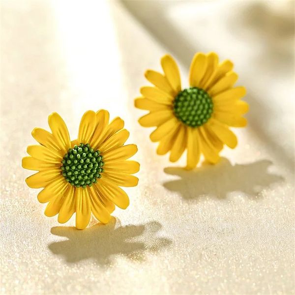 ins sell fashion jewelry fresh cute flowers personality notch small daisy earrings summer vacation party earrings for women, Silver
ins sell fashion jewelry fresh cute flowers personality notch small daisy earrings summer vacation party earrings for women, Silver