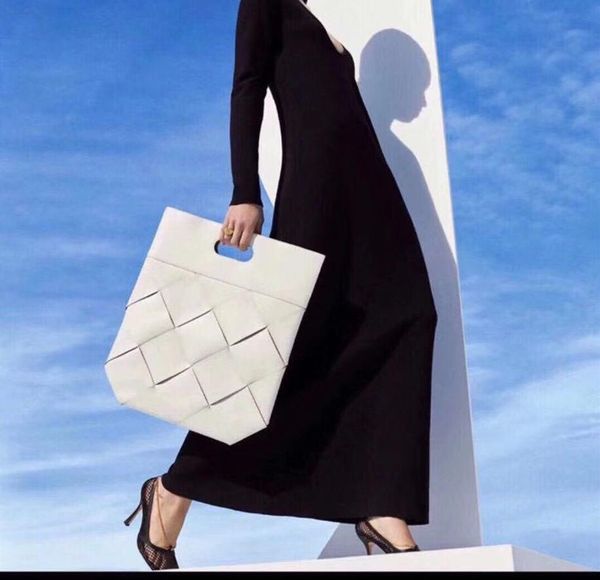 women's new woven handbags good high-end custom 2019 italian big designer handbags hand-woven leather shopping bags fashion retro style
women's new woven handbags good high-end custom 2019 italian big designer handbags hand-woven leather shopping bags fashion retro style