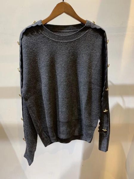2019 fall and winter unique metal ring decorative long sleeve knitted wool blended sweater, White;black
2019 fall and winter unique metal ring decorative long sleeve knitted wool blended sweater, White;black