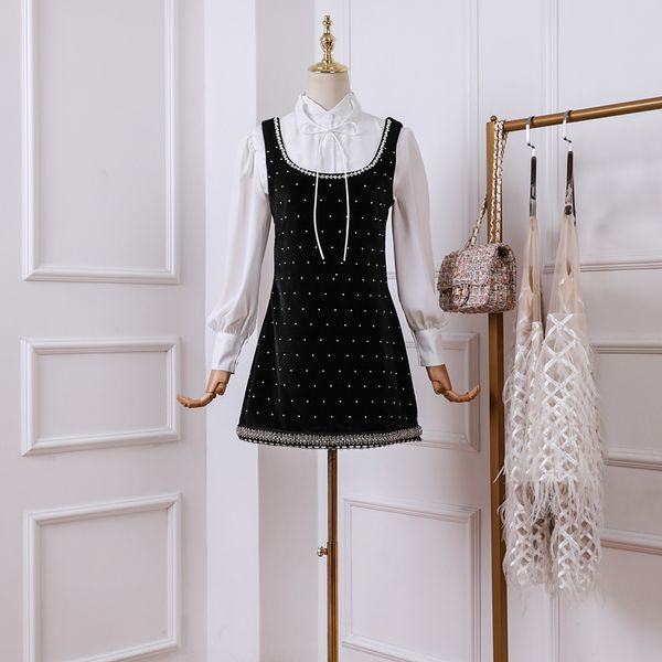 2019 autumn and winter new shirt + velvet rhinestone pearl decorative dress two-piece suit women, White
2019 autumn and winter new shirt + velvet rhinestone pearl decorative dress two-piece suit women, White