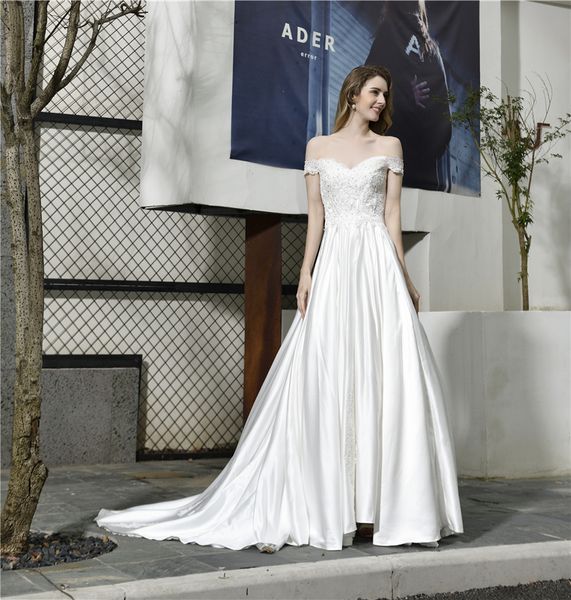 elegant beaded lace wedding dresses with long train off shoulder royal bridal gowns applique ivory satin wedding dress, White
elegant beaded lace wedding dresses with long train off shoulder royal bridal gowns applique ivory satin wedding dress, White