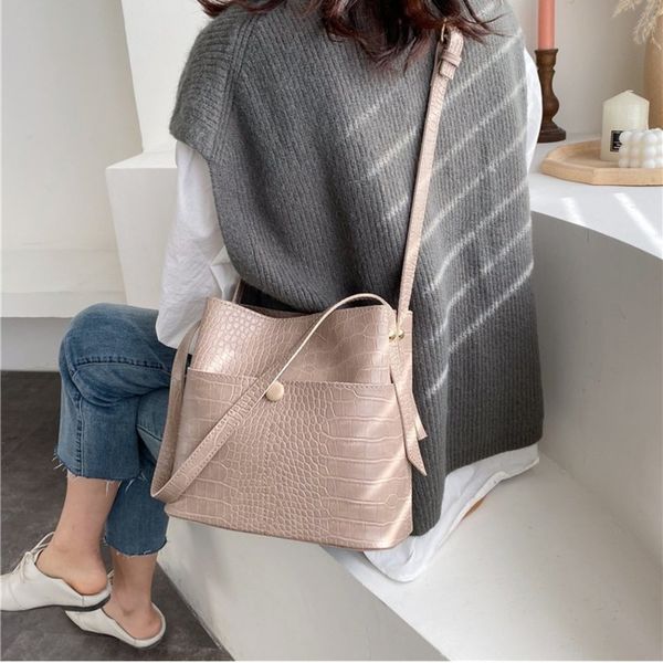 fashion stone pattern pu leather bucket bags for women small shoulder messenger bag female travel handbags
fashion stone pattern pu leather bucket bags for women small shoulder messenger bag female travel handbags