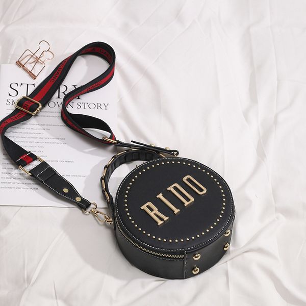 round women handbag 2020 rivets chain bag handbags new quality leather shoulder messenger bag purse
round women handbag 2020 rivets chain bag handbags new quality leather shoulder messenger bag purse