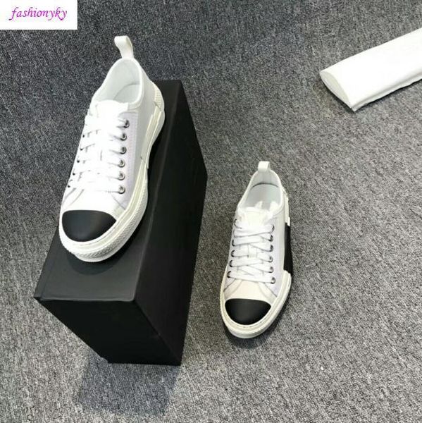 classics b23 "single m classic as the main vision, in the way of large-area printing on the upper lovers size 37with box, Black
classics b23 "single m classic as the main vision, in the way of large-area printing on the upper lovers size 37with box, Black