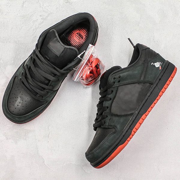 Staple x SB Dunk Low Skateboarding Shoes 2019 Black Red Real Leather Mens Women Designer Casual Sport Sneaker Size 36-45
Staple x SB Dunk Low Skateboarding Shoes 2019 Black Red Real Leather Mens Women Designer Casual Sport Sneaker Size 36-45