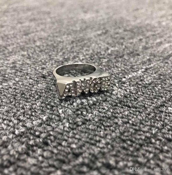 awge classic letter ring finger ring asap rocky with gold and silver two-color spot drilling smooth surface
awge classic letter ring finger ring asap rocky with gold and silver two-color spot drilling smooth surface