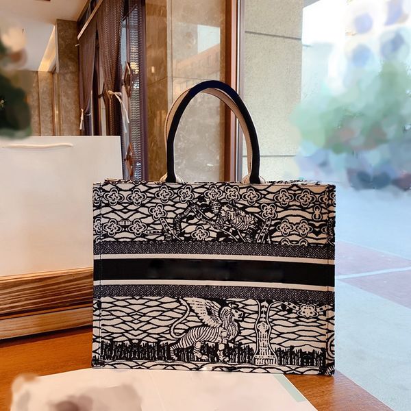 2020 new fashion luxury designer womens casual tote shopping bag canvas handbag large shoulder bag ing
2020 new fashion luxury designer womens casual tote shopping bag canvas handbag large shoulder bag ing