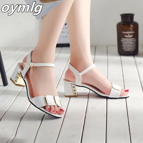 2019 new fashion party slippers women summer shoes red black white buckle chunky heel ladies slides female sandals shoes
2019 new fashion party slippers women summer shoes red black white buckle chunky heel ladies slides female sandals shoes