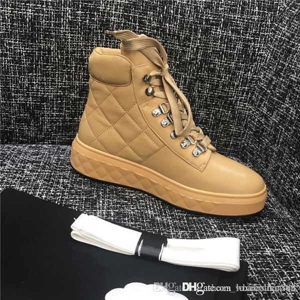 the new women low heel calf leather boots , ankle booties with buckles in womens style lightweight with box size 35-40, Black
the new women low heel calf leather boots , ankle booties with buckles in womens style lightweight with box size 35-40, Black